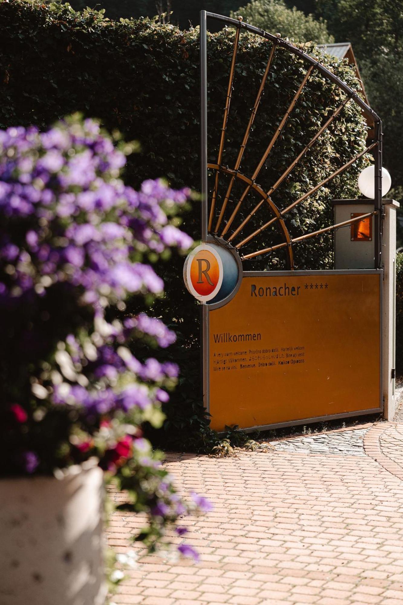 Das Ronacher Therme&Spa Resort Bad Kleinkirchheim Exterior foto